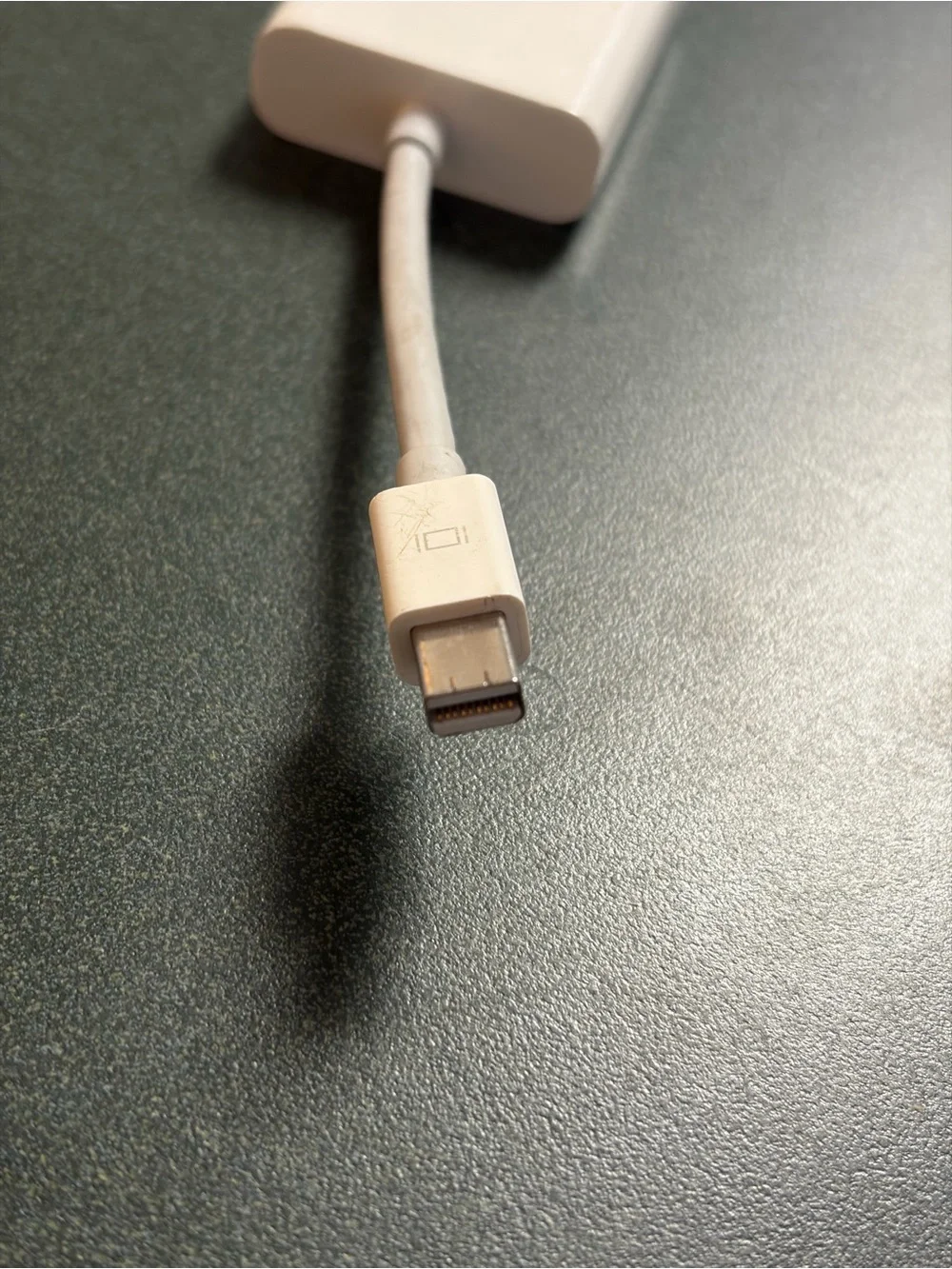 Apple Mini DisplayPort to VGA Display Adapter MB572Z/B (A1307)